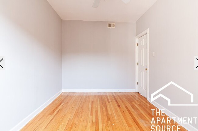Photo - 552 W Aldine Ave Apartment