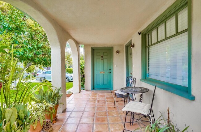 Foto del edificio - 1019 Havenhurst Dr