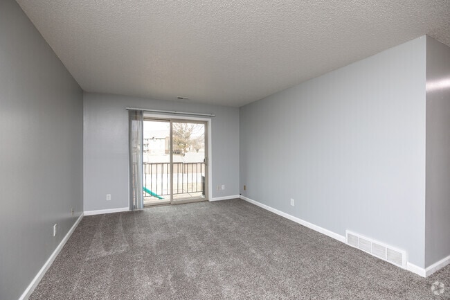 2BR, 1BA - 816 SF - Living Room - Park West Apartments (old)