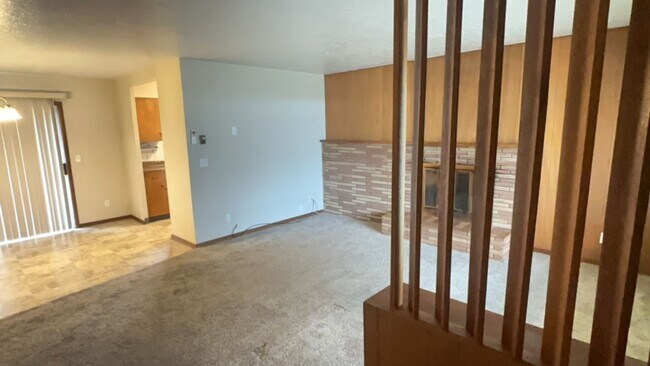 Foto del edificio - Charming 3BR/2.5BA Home with Fenced Yard in NE Madras