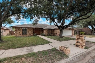 Building Photo - 6904 N 33rd St