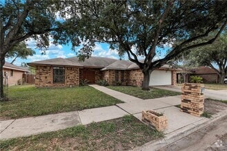 Building Photo - 6904 N 33rd St