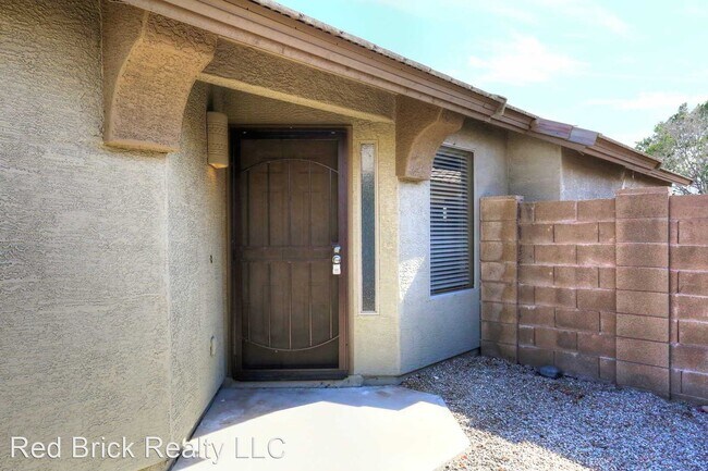 Foto del edificio - 3 br, 2 bath House - 10949 E Catalina Ave.
