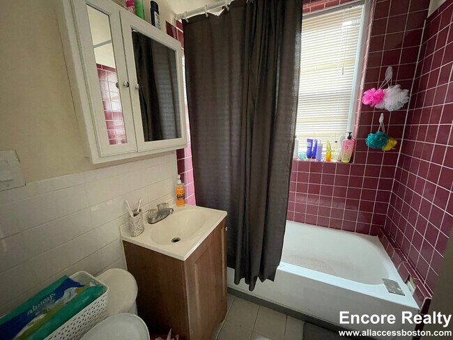 Foto del edificio - 883 Huntington Ave