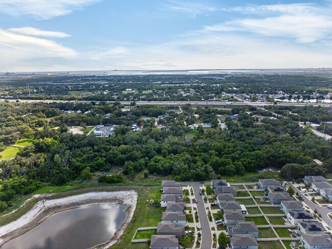 Building Photo - 4BR For Rent - Riverview