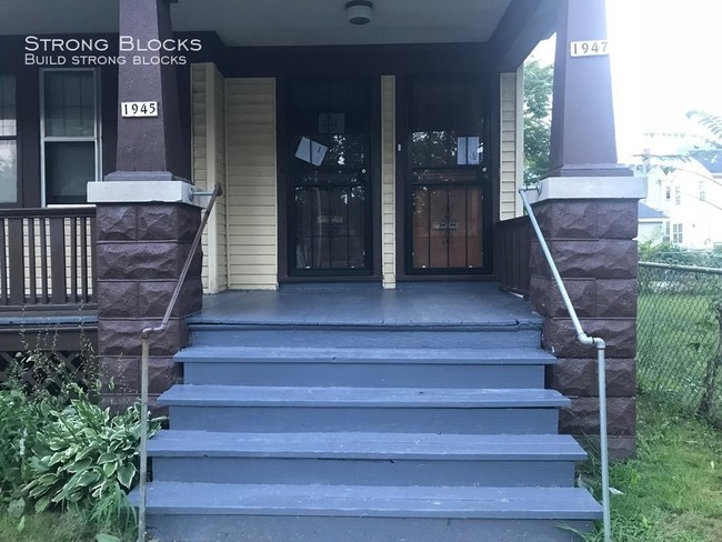 Building Photo - Updated Rent to Own Duplex (2BR/1BA UPPER)