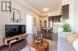 Building Photo - 36 Park Lawn Rd