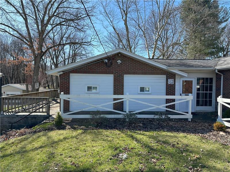 Primary Photo - 726 N Pike Rd