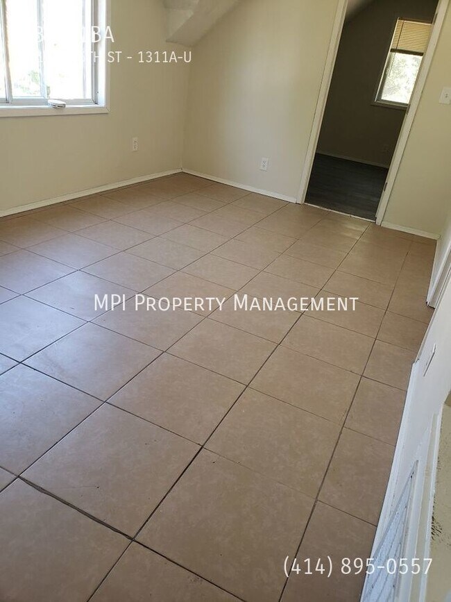 Foto del edificio - 1311A N 36th Street Upper 3 Bedroom