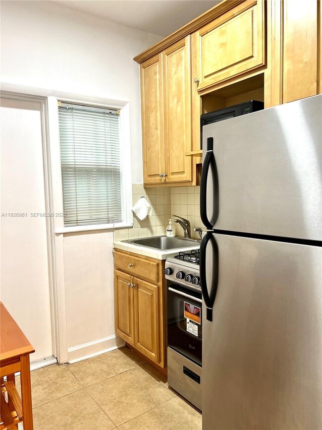 Foto del edificio - 1561 Lenox Ave.