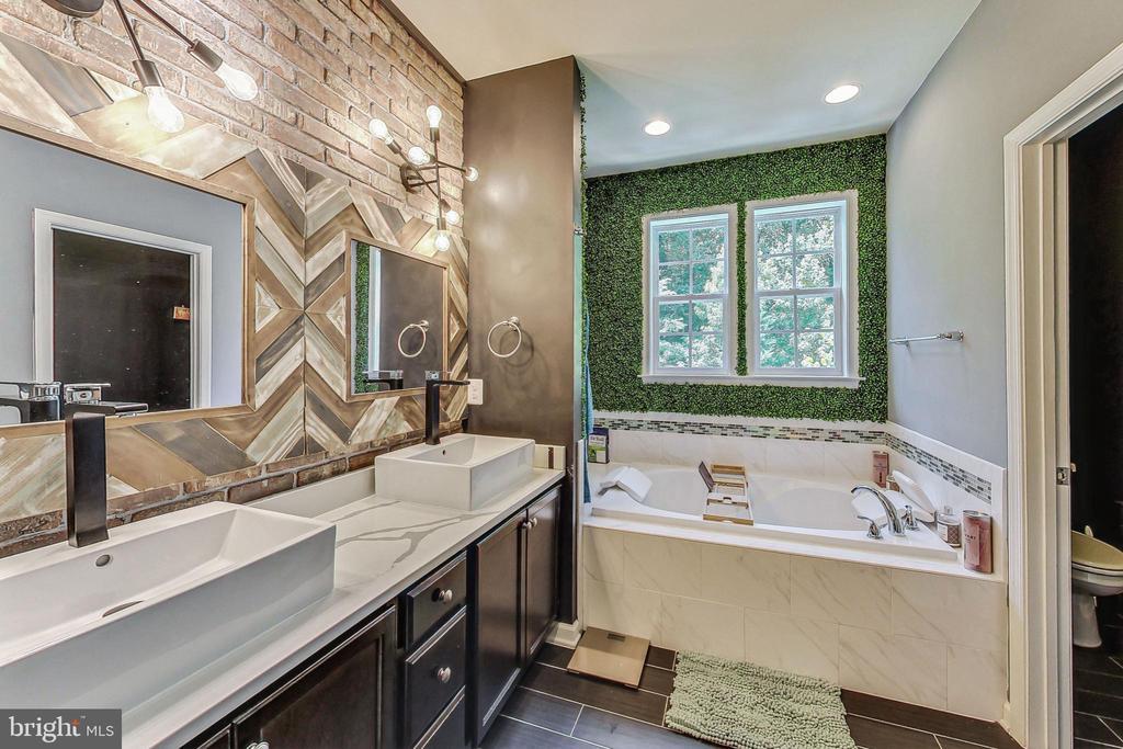 Foto principal - 4831 Forest Pines Dr