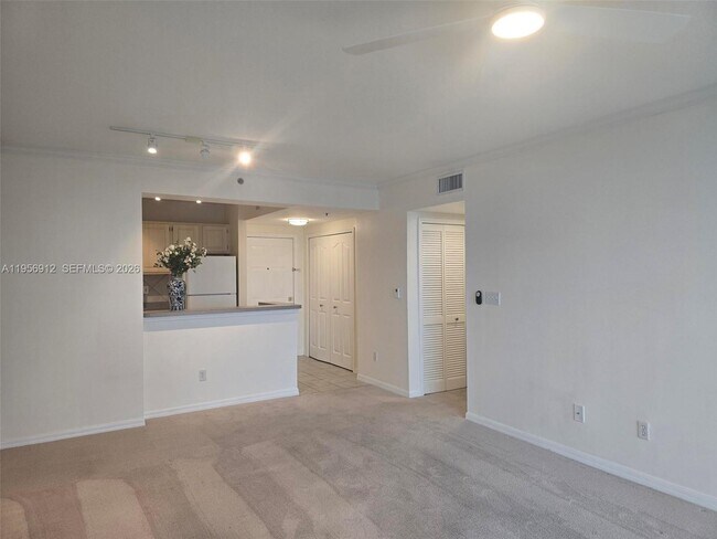 Foto del edificio - 2665 SW 37th Ave