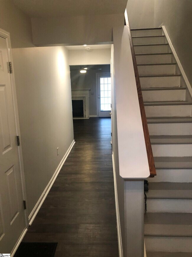 Building Photo - 225 Cambria Ct