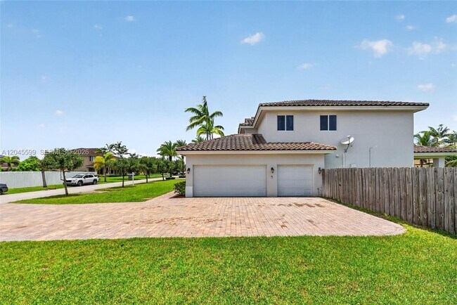Building Photo - 20943 SW 133rd Ave