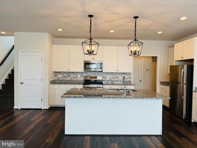 Building Photo - 454 Coastal Ave