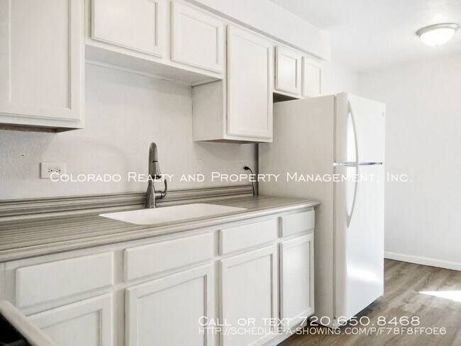 Building Photo - Charming Studio Apartment In Downtown Denver