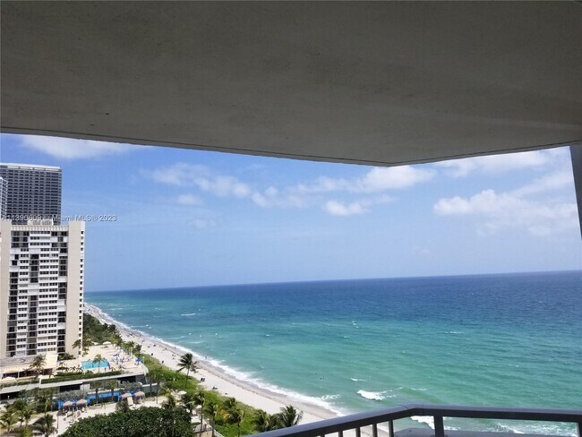 Foto del edificio - 1950 S Ocean Dr