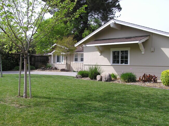Foto del edificio - 197 Greenwood Cir