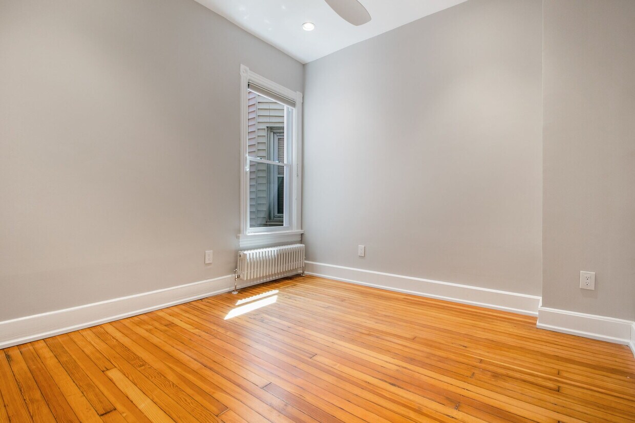 Foto principal - 8 R St NW