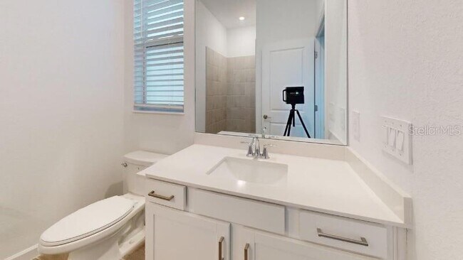 Foto del edificio - 7761 Lakes Edge Ln