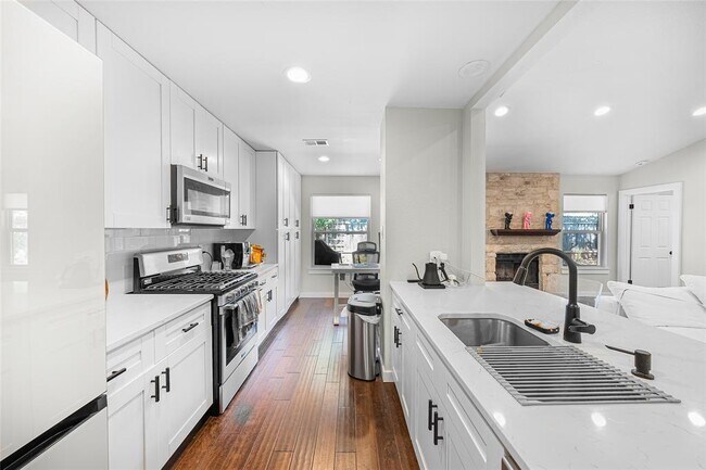 Building Photo - 4616 Ganymede Dr