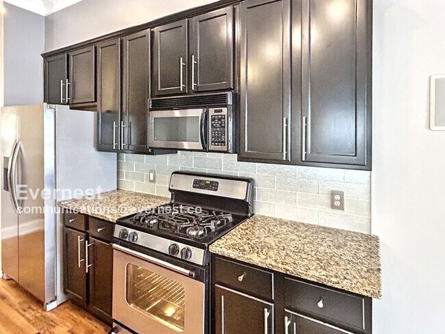 Foto del edificio - 280 Carlyle Park Dr