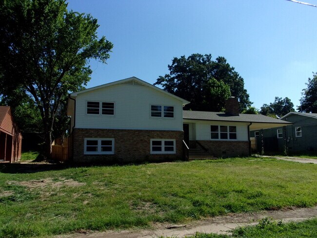 Building Photo - 2074 Wellons Ave