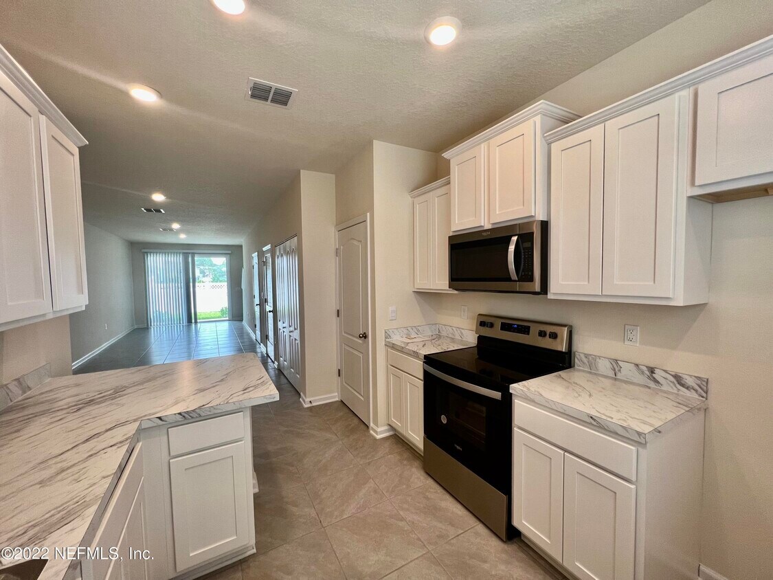 Foto principal - 545 Big Tree Way