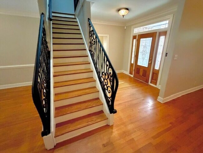 Building Photo - Beautiful 5BR 4.5 bath + bonus room family home in Collierville! Collierville schools