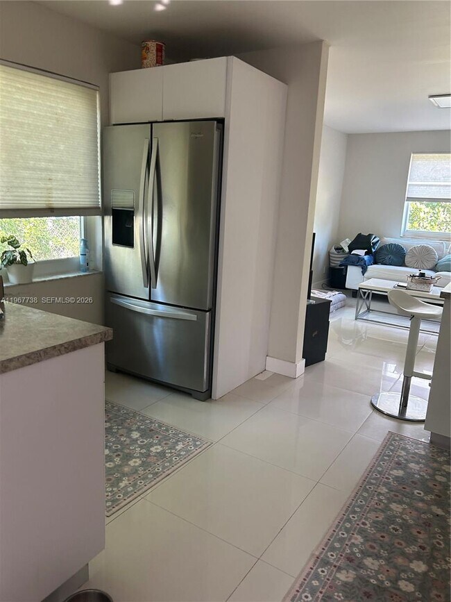 Foto del edificio - 1560 NE 129th St