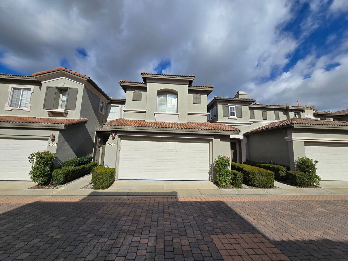 Primary Photo - Milano Community : Beautiful 2 Bedroom 2.5...