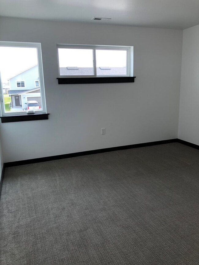 Foto del edificio - 3 Bedroom 2 1/2 Bathroom Townhouse- NEWLY BUILT-