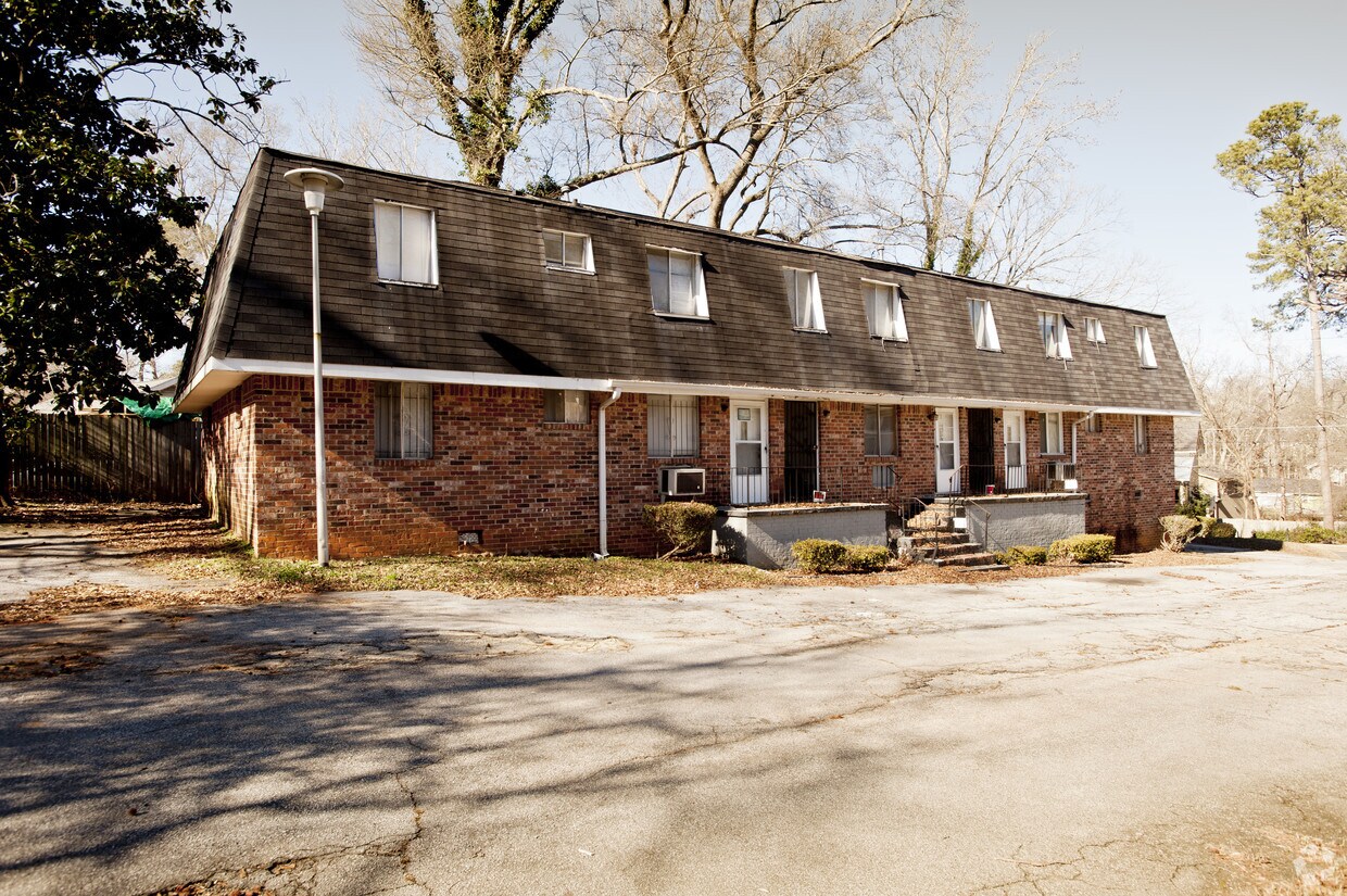 Building Photo - 724 Oakview Rd