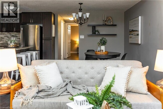 Building Photo - 1686 FISCHER HALLMAN Road Unit# H