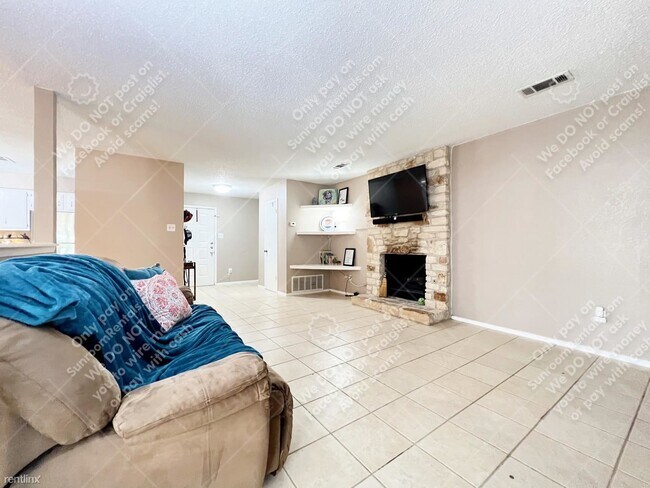 Building Photo - 3 br, 2 bath House - 9731 Anderson Village Dr