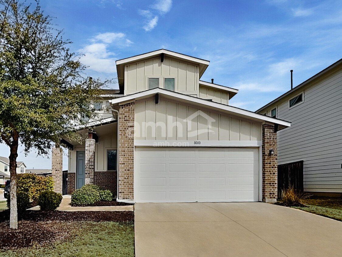 Foto principal - 8000 Dampton Ln