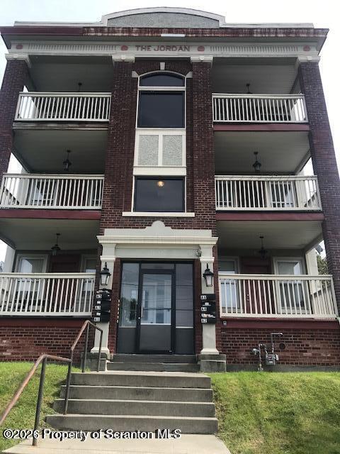Building Photo - 1612 Capouse Ave