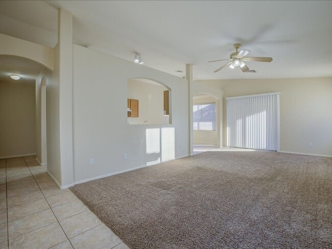 Building Photo - 3 Bedroom 2 Bathroom