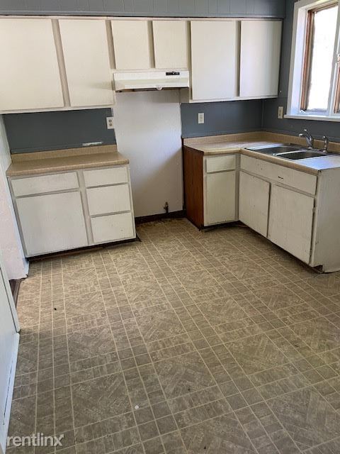 Foto del edificio - 3 br, 1 bath House - 1002 S Harrison St