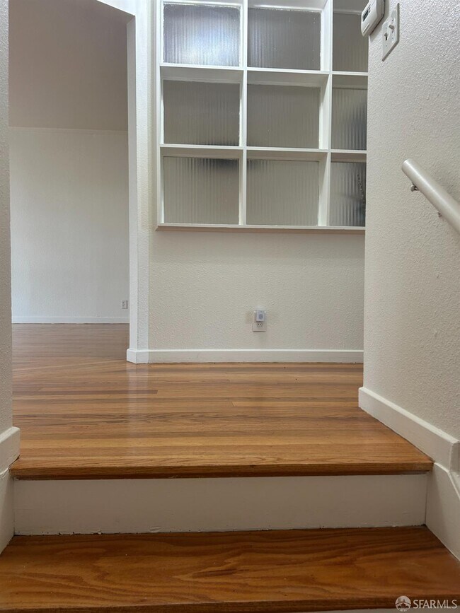 Foto del edificio - 255 Molimo Dr