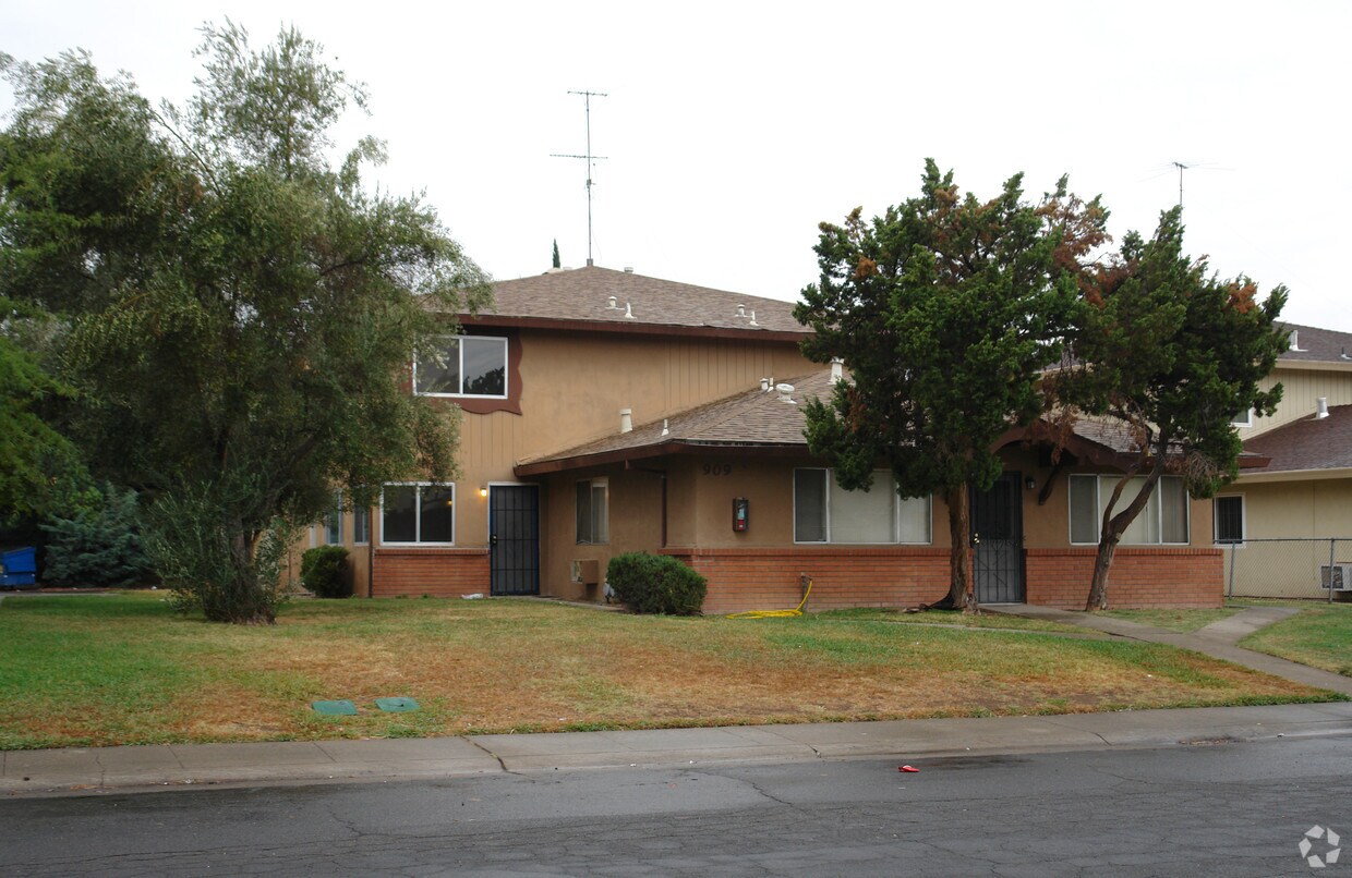 Primary Photo - 909 Carro Dr
