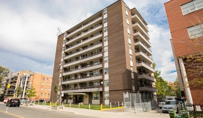 Photo du bâtiment - Bel Manor Apartments