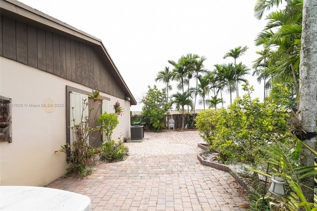 Foto del edificio - 12023 SW 110th St Cir E
