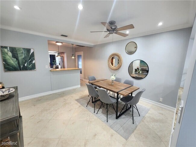 Foto del edificio - 2 br, 1 bath House - 700 SW 12th Ct