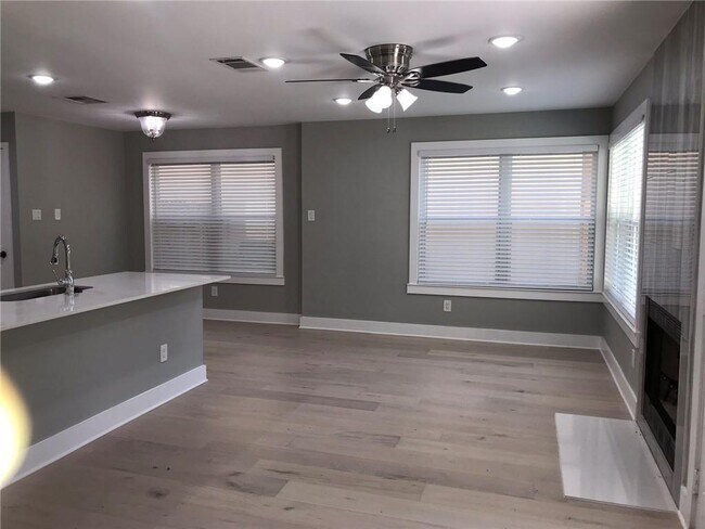 Building Photo - 12918 Marimba Trail