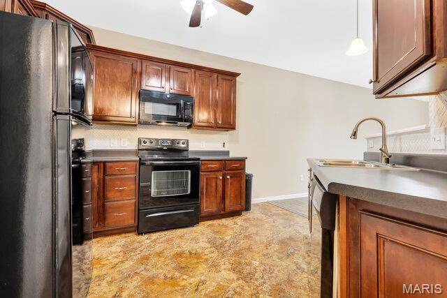 Building Photo - 115 Saint James Ct