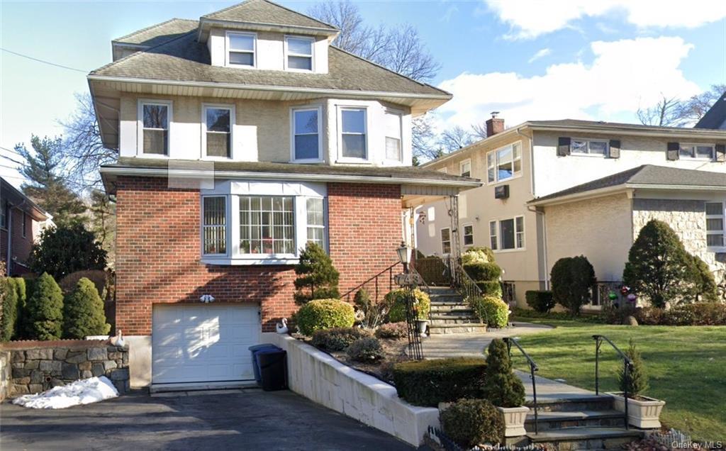 Primary Photo - 743 Gramatan Ave
