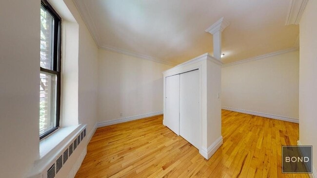 Building Photo - 523 E 85th St