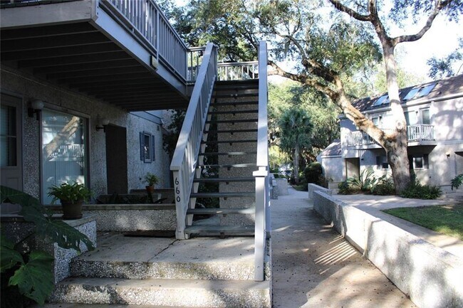 Building Photo - 660 N Golf Villa Rd