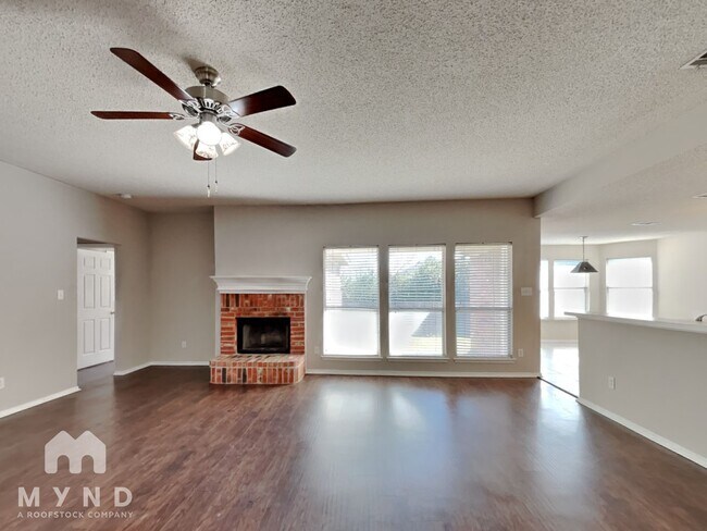 Building Photo - 1801 Bertram Dr